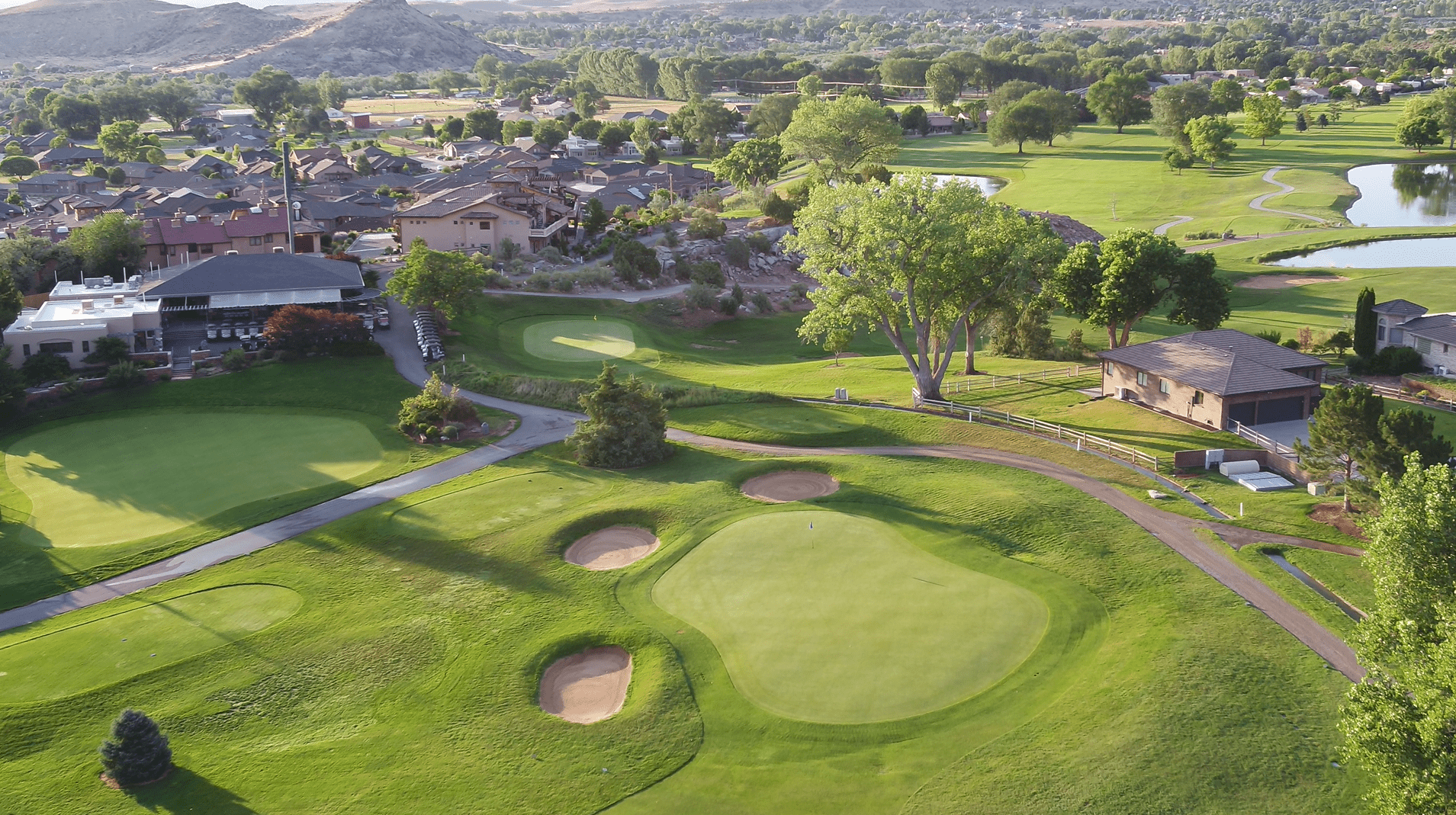 9th Green and Clubhouse